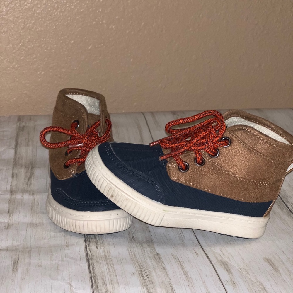 OSHKOSH booties